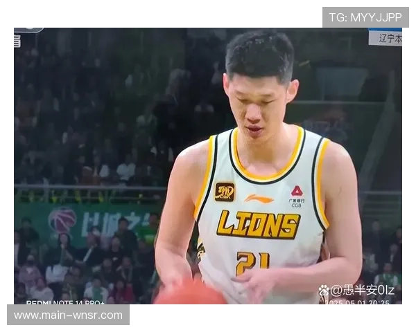 胡金秋中距离投篮稳定 内线球员技术全面 胡金秋中距离投篮稳定 内线球员技术全面